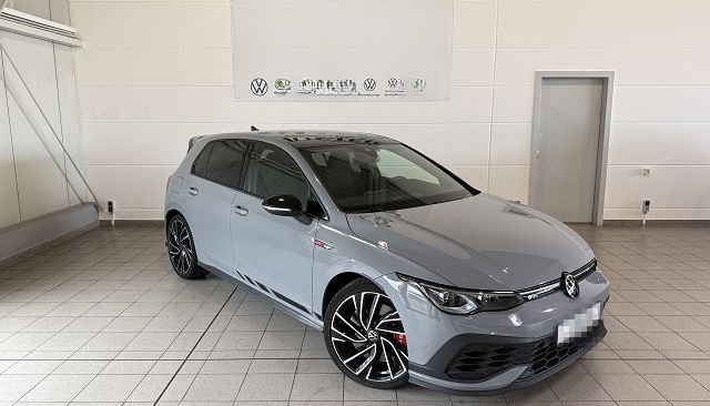 Volkswagen Golf VIII GTI Clubsport Black Style 2.0 TSI DSG foto 2