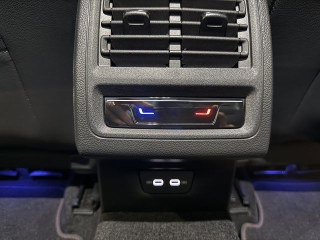 Volkswagen Golf VIII GTI Clubsport Black Style 2.0 TSI DSG foto 18
