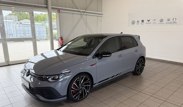 Volkswagen Golf VIII GTI Clubsport Black Style 2.0 TSI DSG foto 4
