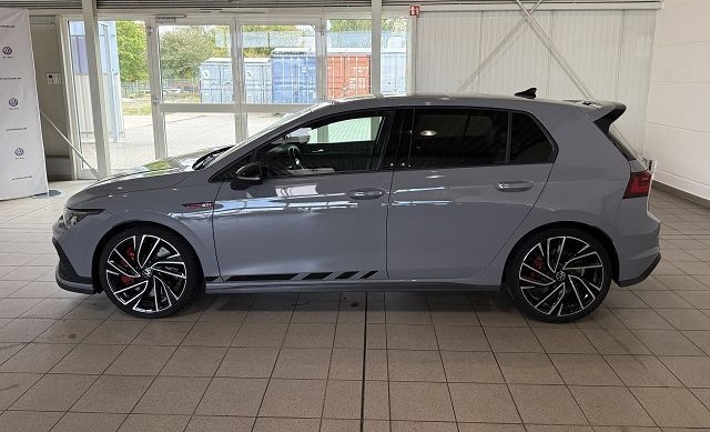 Volkswagen Golf VIII GTI Clubsport Black Style 2.0 TSI DSG foto 5