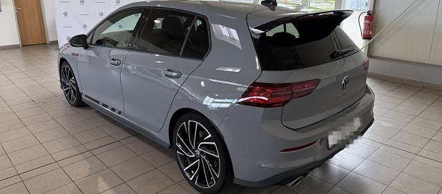 Volkswagen Golf VIII GTI Clubsport Black Style 2.0 TSI DSG foto 6