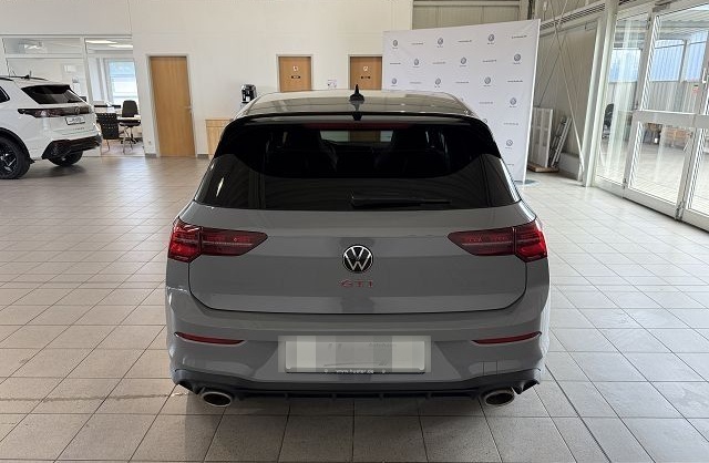 Volkswagen Golf VIII GTI Clubsport Black Style 2.0 TSI DSG foto 7