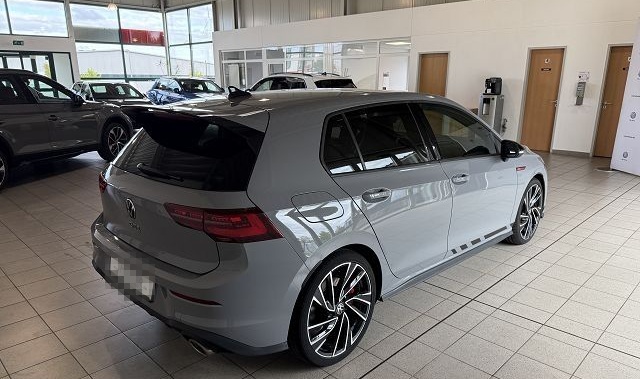 Volkswagen Golf VIII GTI Clubsport Black Style 2.0 TSI DSG foto 8