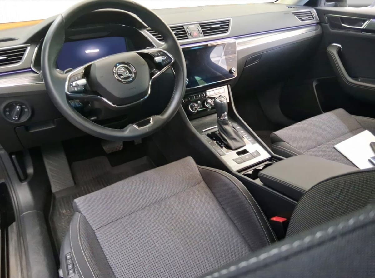 Skoda Superb Combi 1.5 TSI Style NAVI AHK PDC LED SHZ foto 4