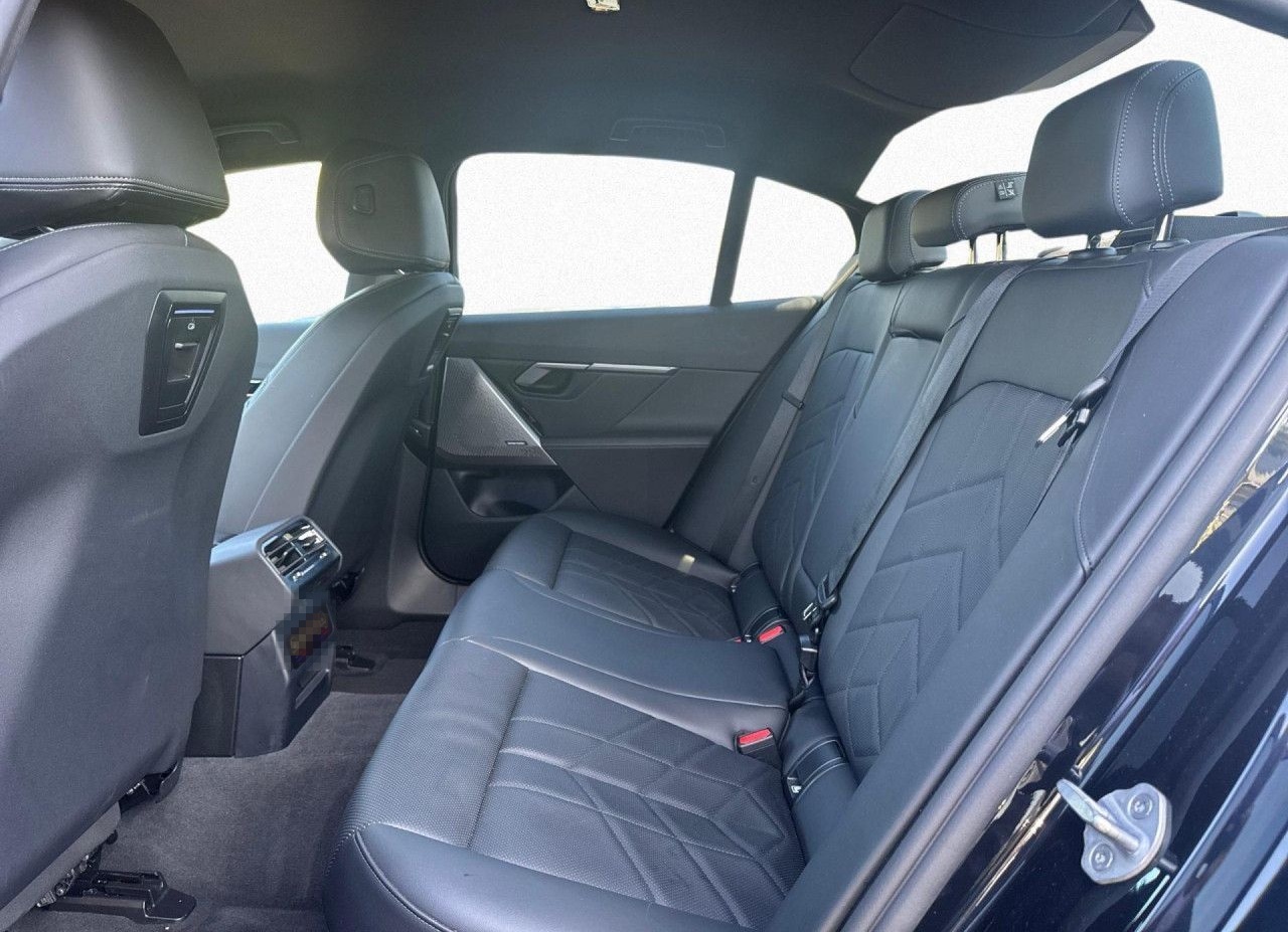 BMW 520dA M SPORT LivePro,AHK,360°,StHzg,Alu20,St+G foto 17