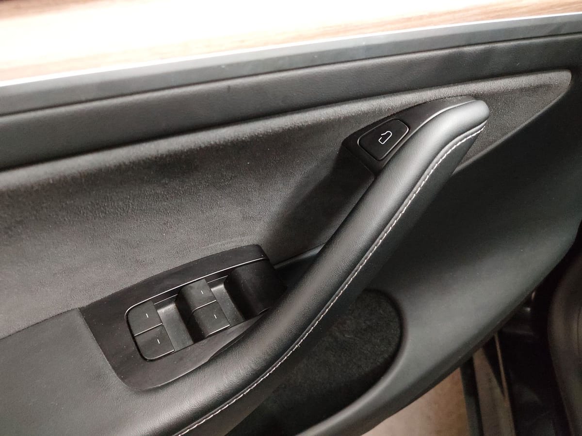 Tesla Model Y Long Range AWD Leder Navi LED Shz foto 5
