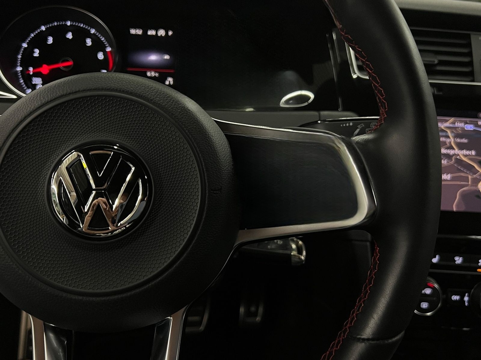 Volkswagen Golf VII Lim. GTI |AKRAPO|LED|NAVI|DYNAUDIO|DSG| foto 12