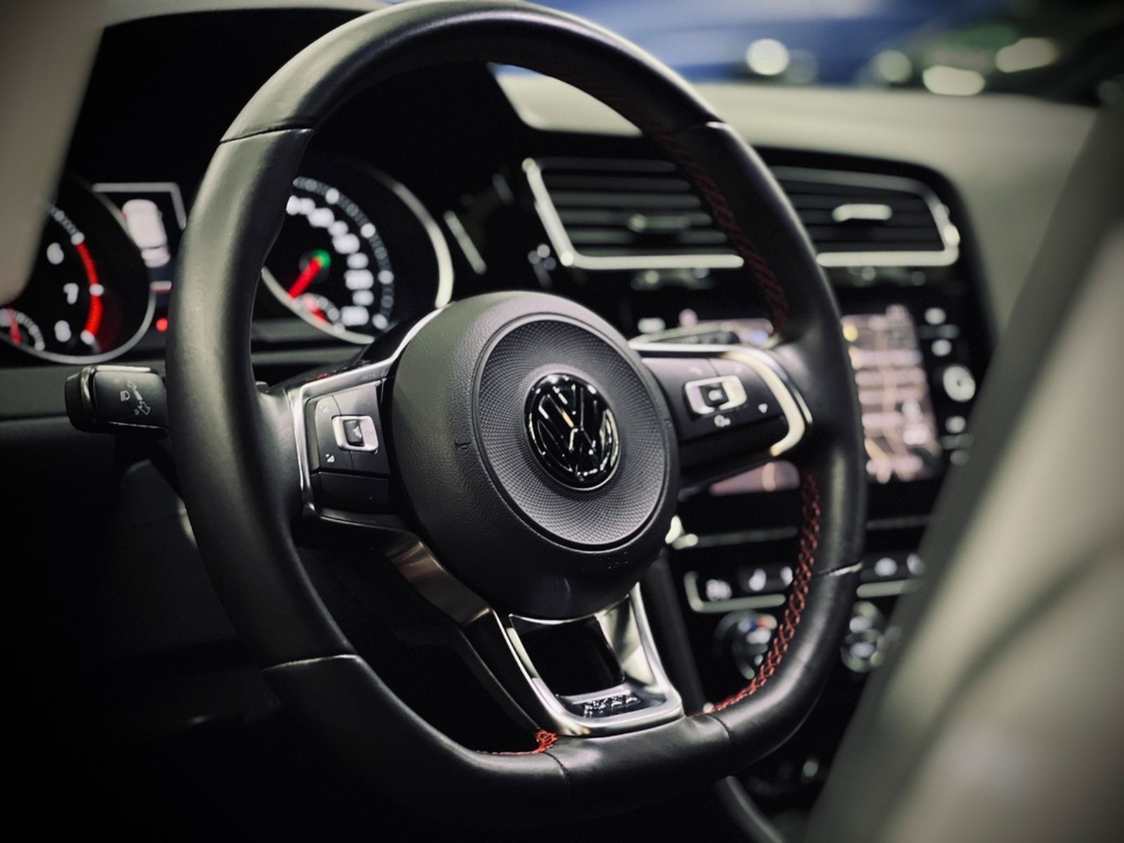 Volkswagen Golf VII Lim. GTI |AKRAPO|LED|NAVI|DYNAUDIO|DSG| foto 14