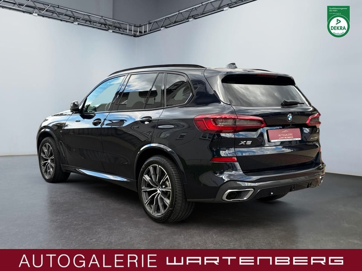 BMW X5 xDrive30d M Sport AHK PANO STANDH HUD foto 3