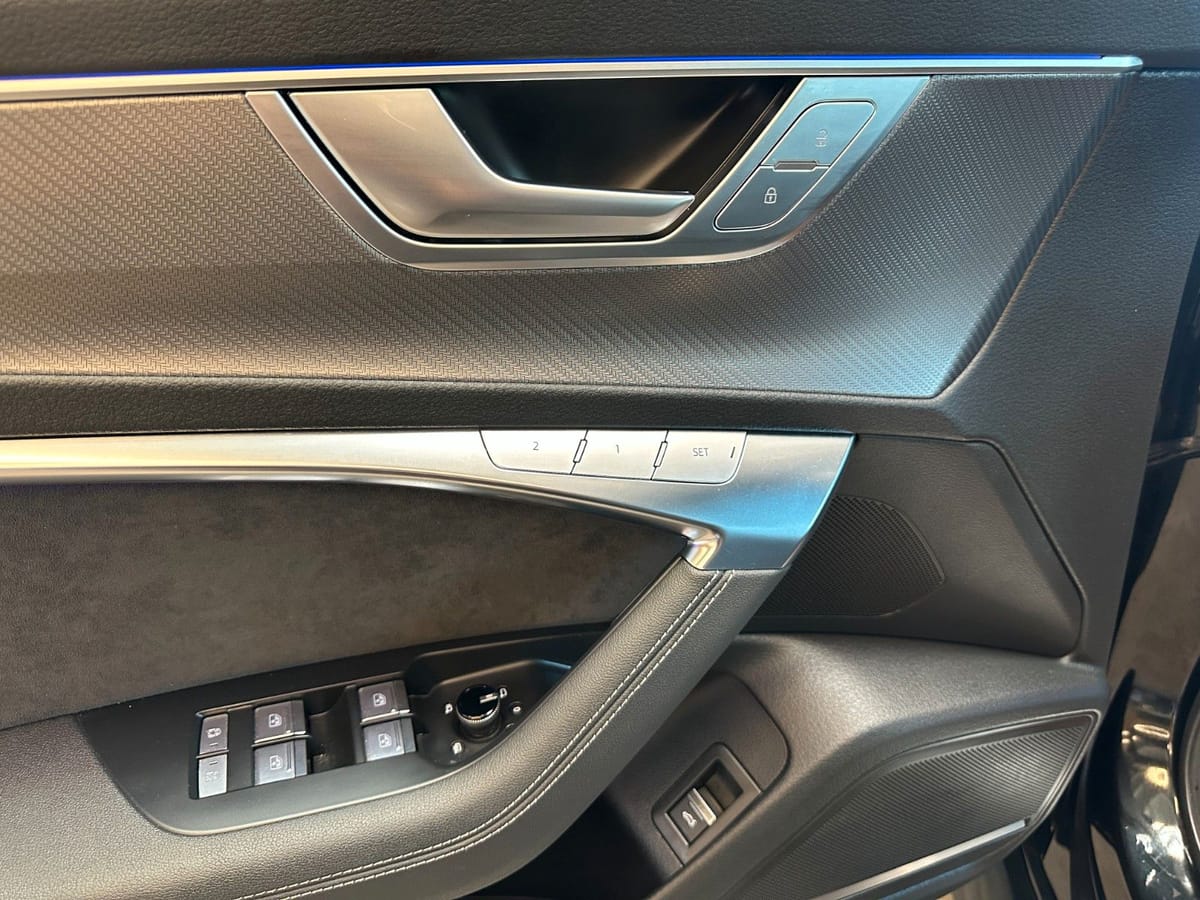 Audi RS6 4.0 TFSI tiptr. quattro *HUD*PANO*MATRIX* foto 8