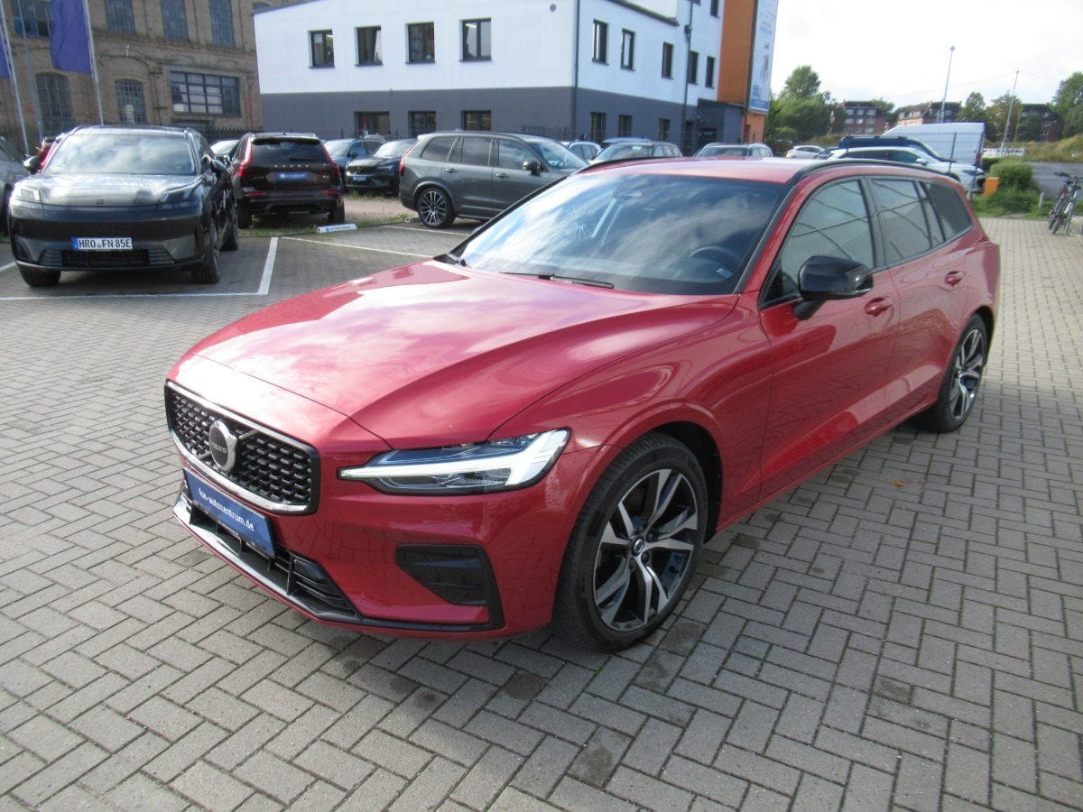 Volvo V60 B4 Benzin Plus Dark Automatik foto 2