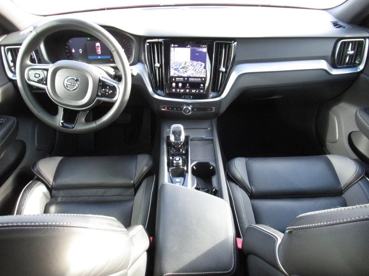Volvo V60 B4 Benzin Plus Dark Automatik foto 19