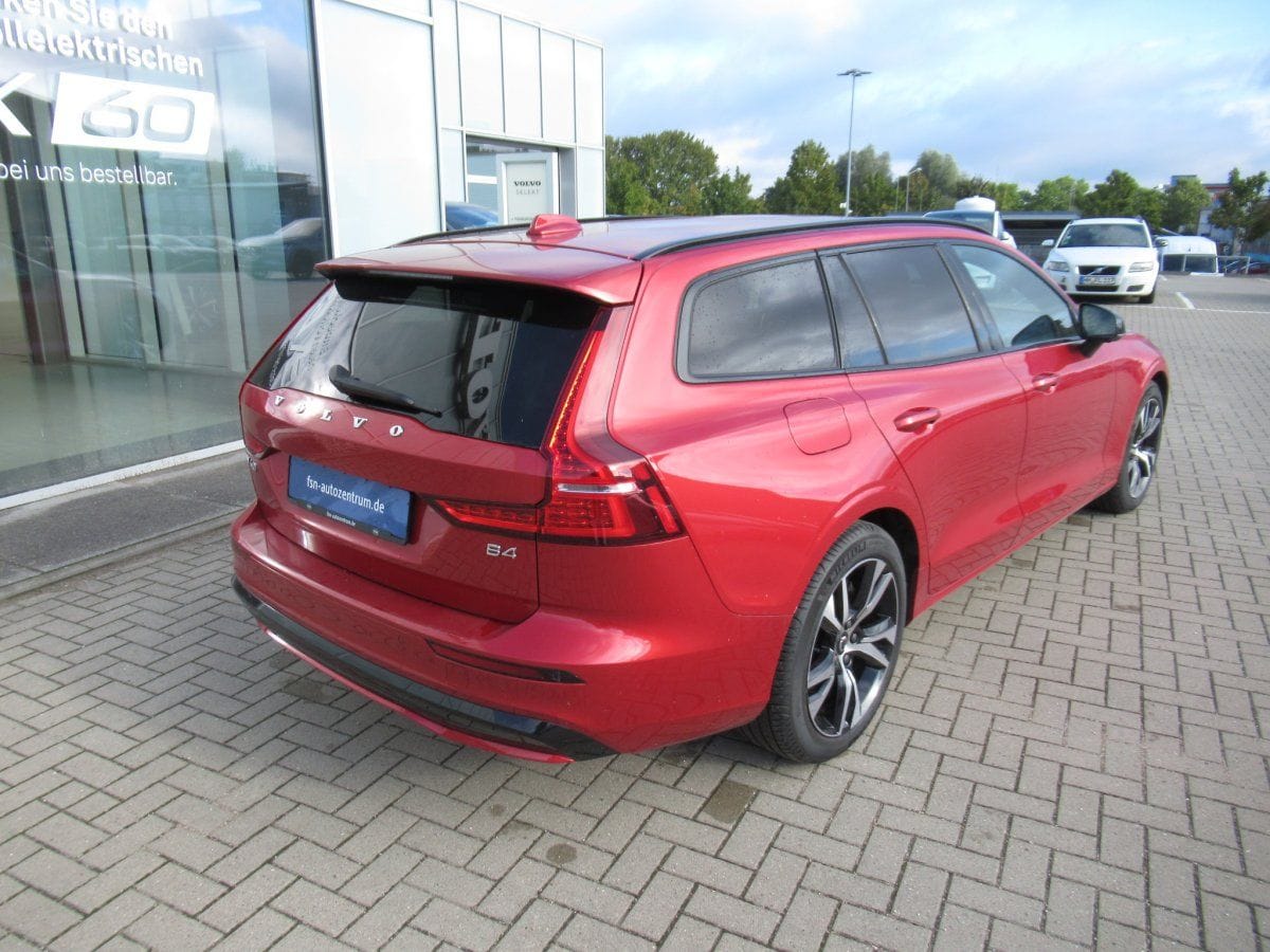 Volvo V60 B4 Benzin Plus Dark Automatik foto 4