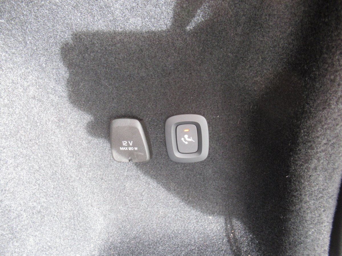 Volvo V60 B4 Benzin Plus Dark Automatik foto 6
