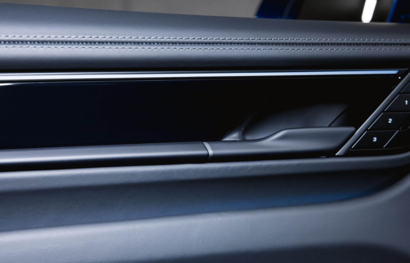 Porsche Macan 4 Electric Sport Chrono Panoramadach foto 24