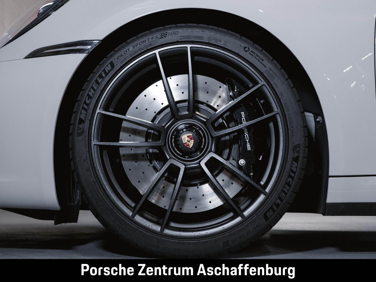 Porsche 911 Carrera 4 GTS Liftsystem BOSE Sportsitze foto 12
