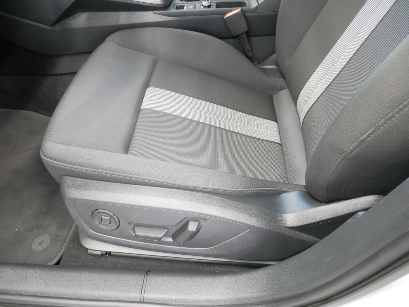 Audi A3 Sportback 30 TFSI advanced AHK virt. Cock.+ N foto 16