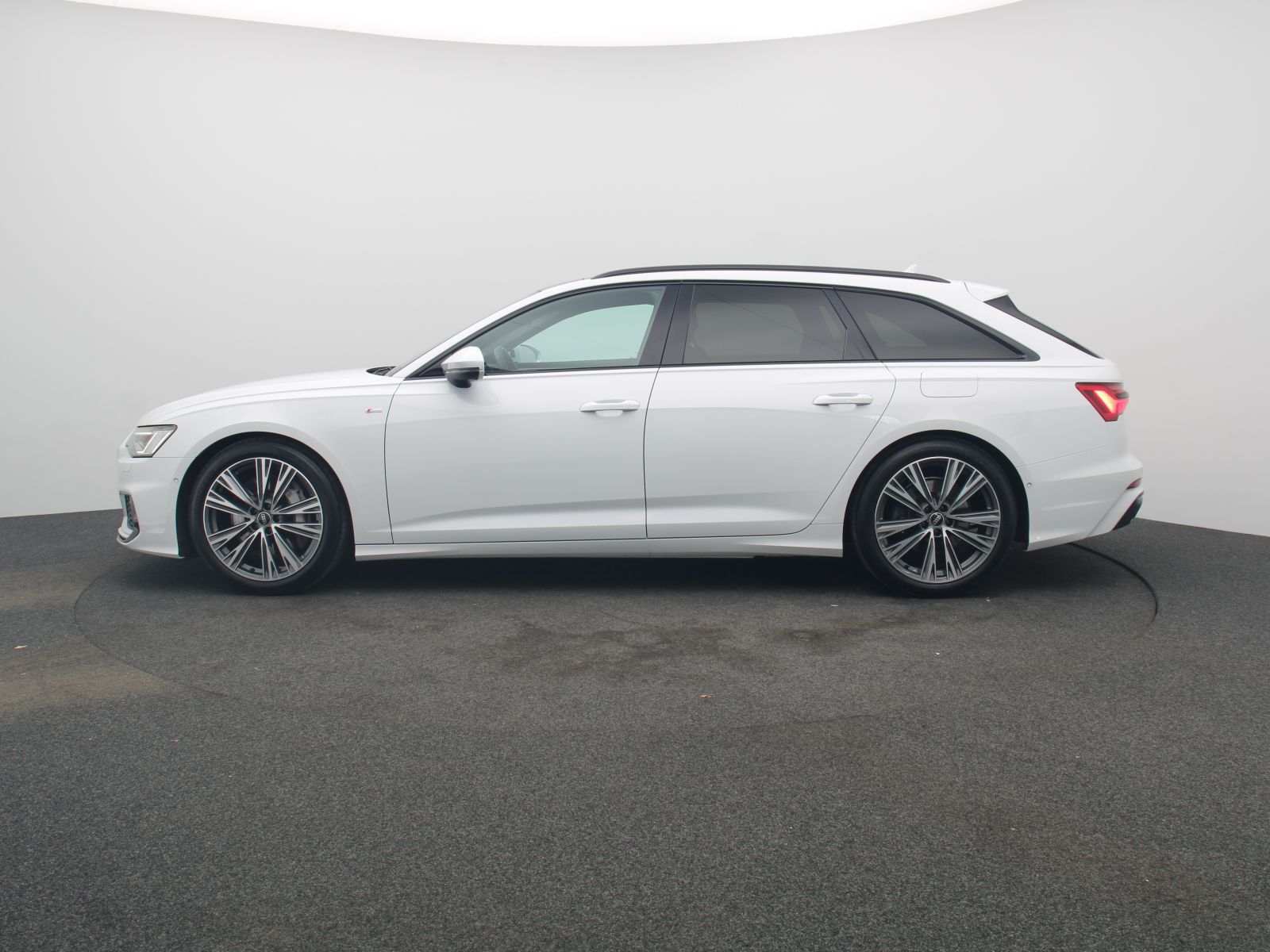 Audi A6 Avant S-Line 50 TFSIe quattro S-tronic Pano foto 4
