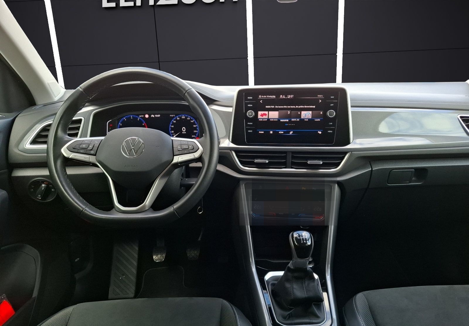 Volkswagen T-Roc TSI Style LED Navi AID ACC Park-Assist SH foto 14