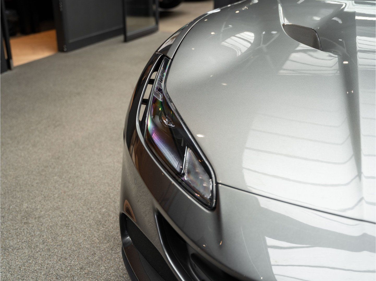 Ferrari Portofino M V8 HELE Carbon Daytona Seats 3.9 Por foto 16