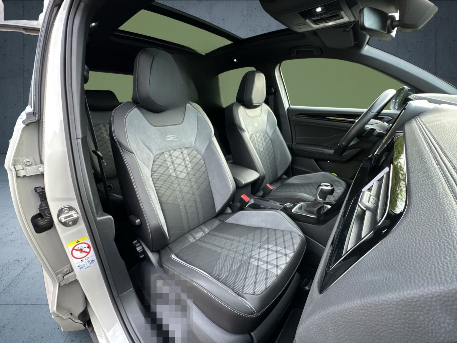 Volkswagen T-ROC R-Line 2.0 TSI 4M AHK/19"/Pano/Nav/Matrix foto 16