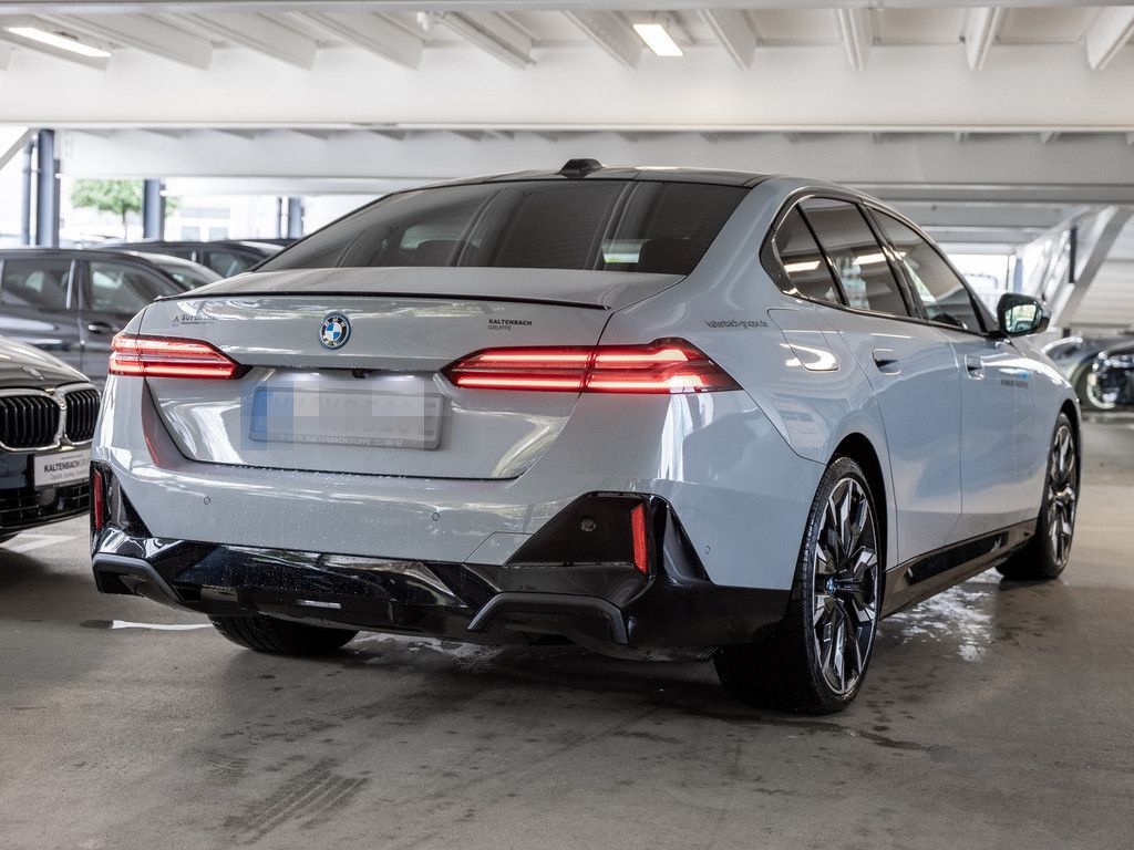 BMW i5 eDrive 40 M-Sport Pro PANO AHK HUD 360° LED foto 6