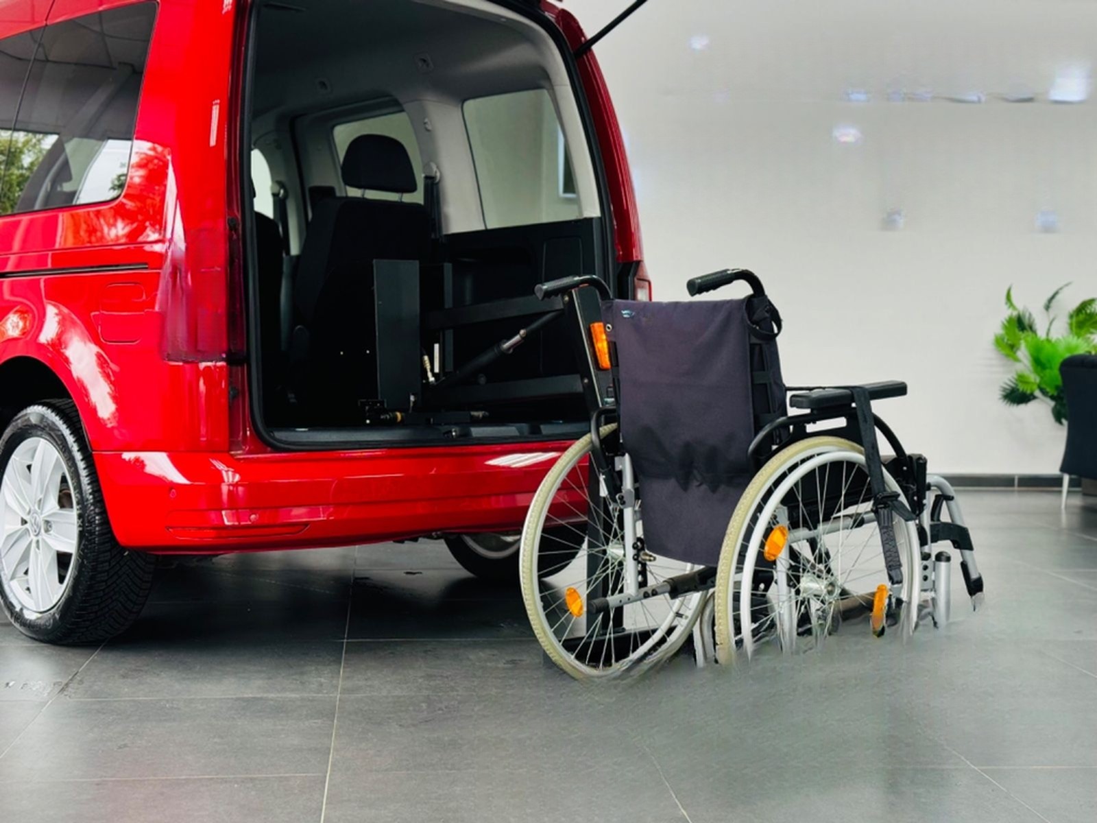 Volkswagen Caddy Comfortline DSG Behindertengerecht-Lift foto 7