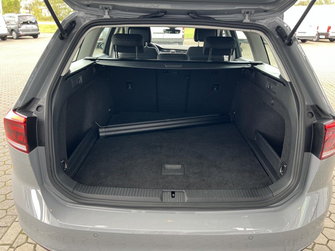 Volkswagen Passat Variant 2.0 TDI ACC+SHZ+NAVI+PDC+RFK+MFL foto 6