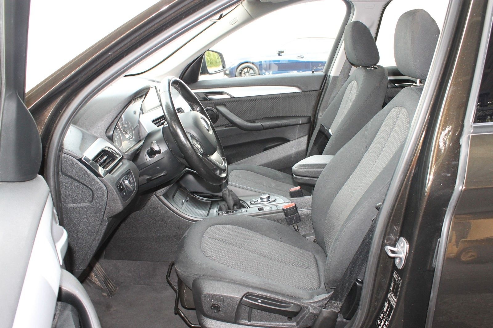 BMW X1 xDrive 20i Aut. Adv. NAVI, LED, PDC, SHZ, AHK foto 8