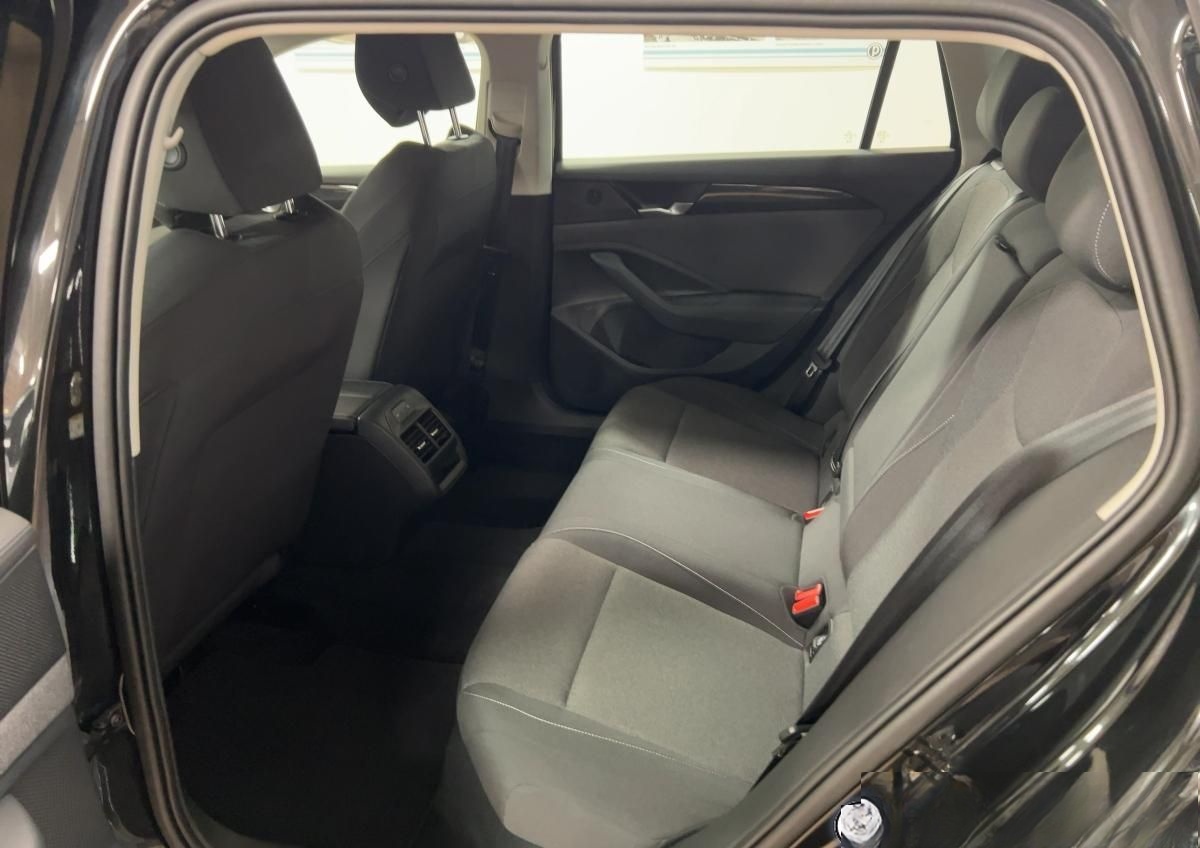 Volkswagen Passat 1.5 eTSI DSG NAVI KAMERA ACC SHZ foto 9
