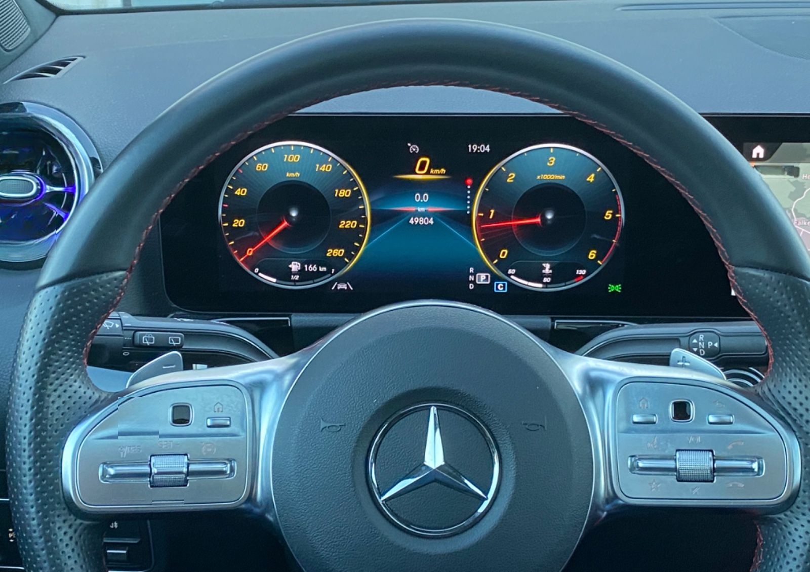 Mercedes-Benz GLA220d AMG 4M_Offroad-Paket_Panorama_MBUX_RFKam foto 14