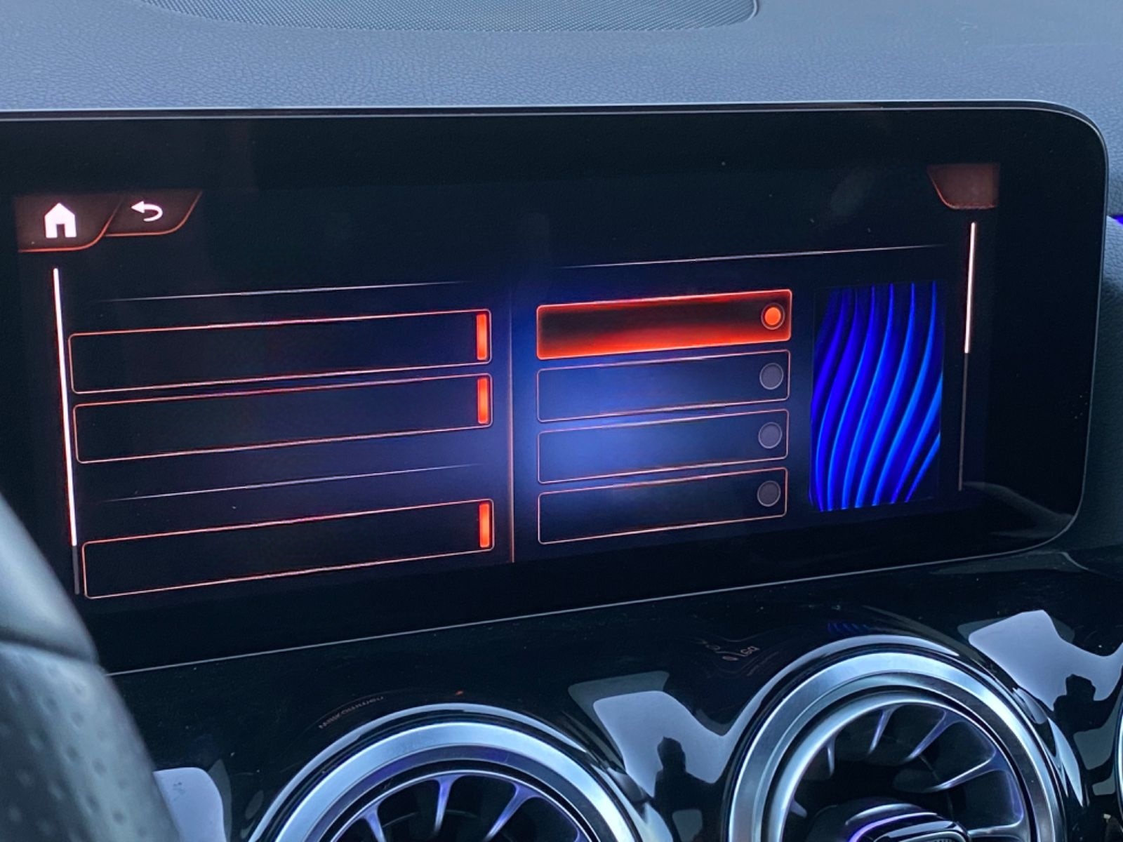 Mercedes-Benz GLA220d AMG 4M_Offroad-Paket_Panorama_MBUX_RFKam foto 17