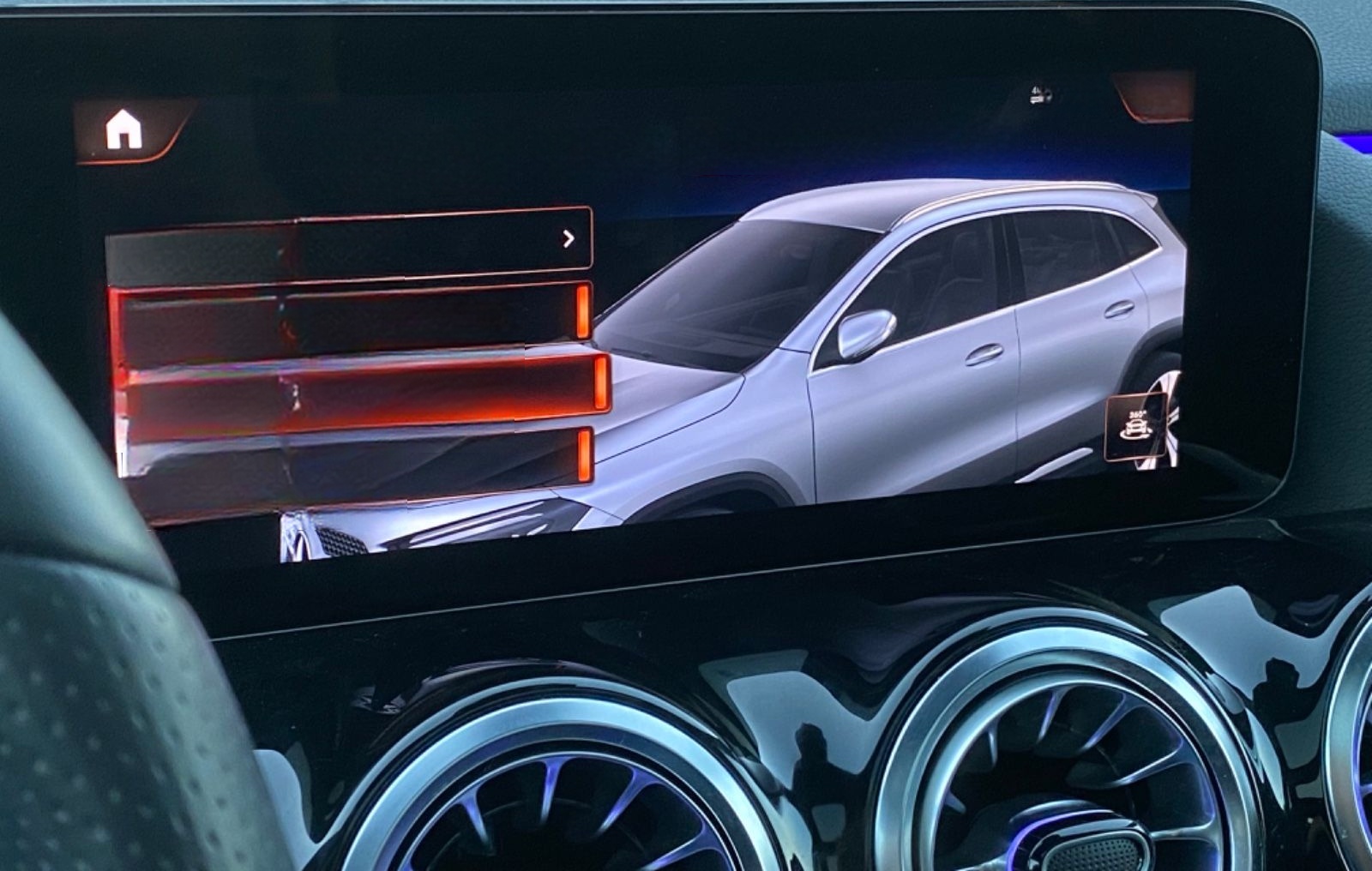 Mercedes-Benz GLA220d AMG 4M_Offroad-Paket_Panorama_MBUX_RFKam foto 18