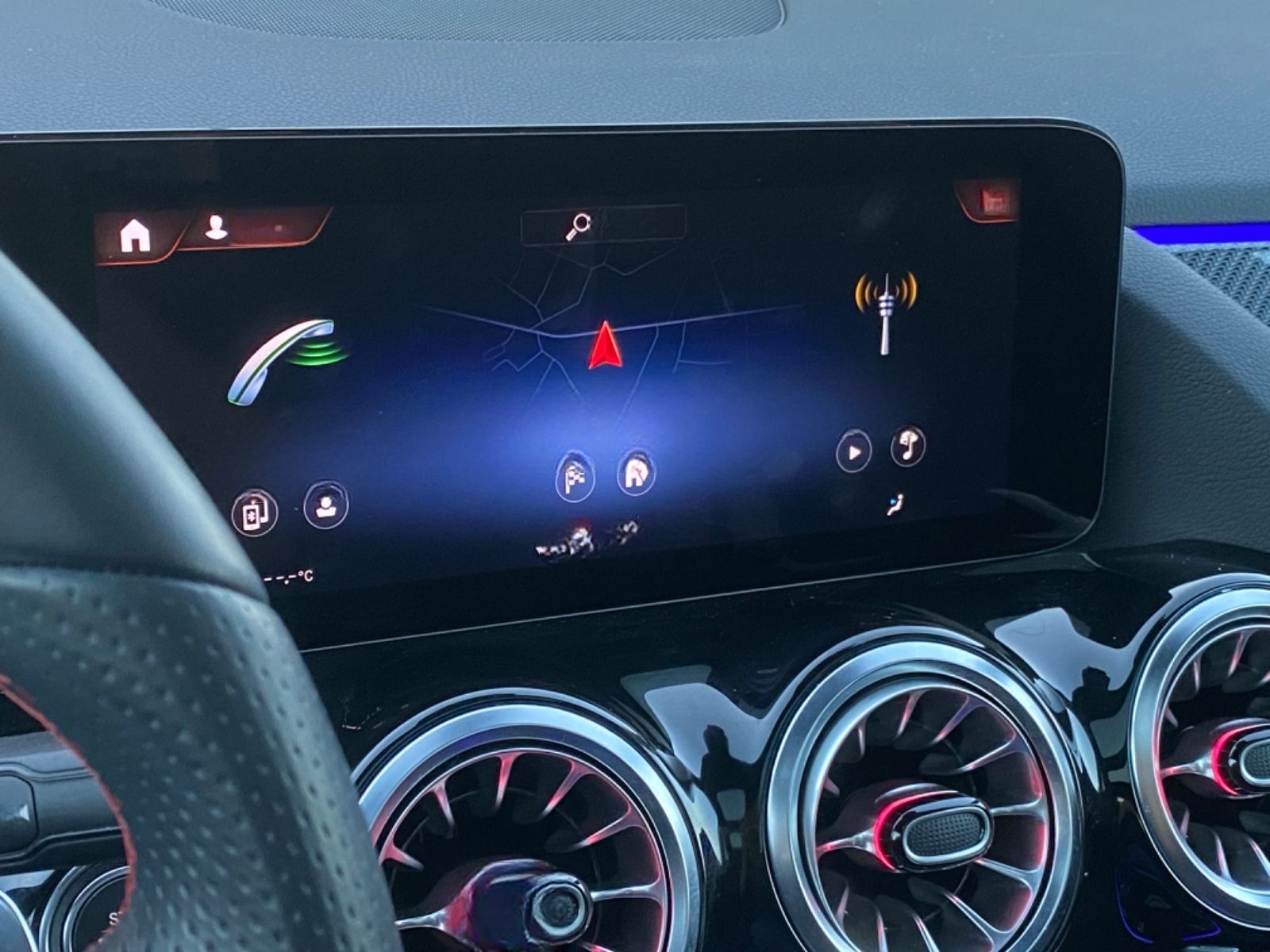 Mercedes-Benz GLA220d AMG 4M_Offroad-Paket_Panorama_MBUX_RFKam foto 19