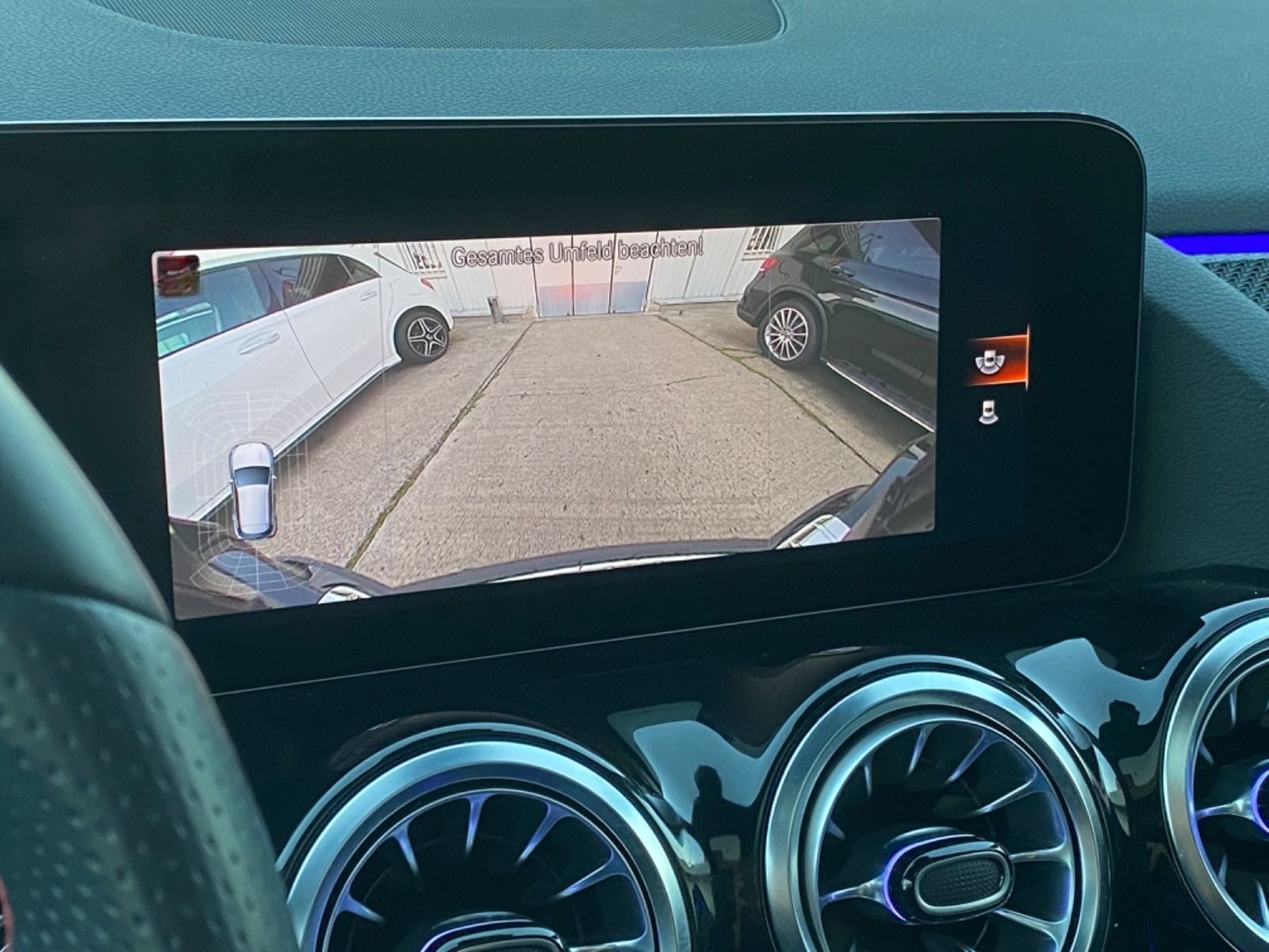 Mercedes-Benz GLA220d AMG 4M_Offroad-Paket_Panorama_MBUX_RFKam foto 22