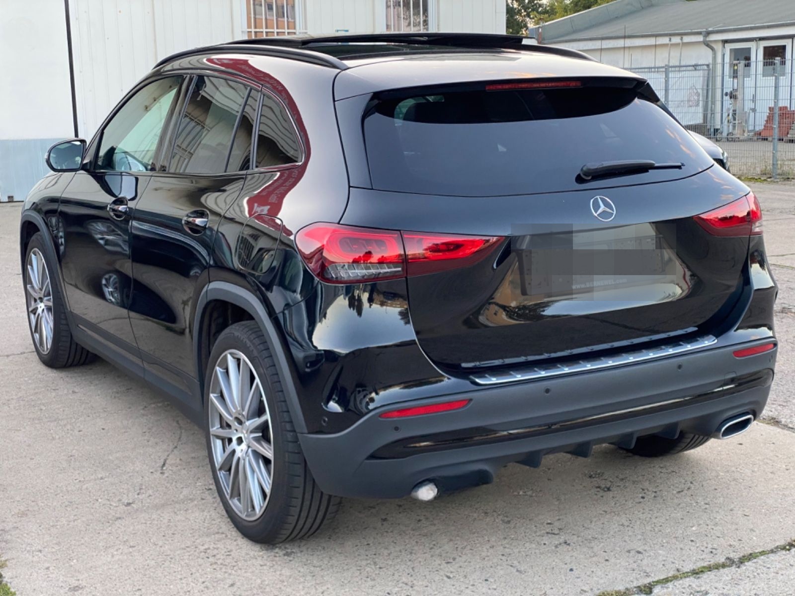 Mercedes-Benz GLA220d AMG 4M_Offroad-Paket_Panorama_MBUX_RFKam foto 4