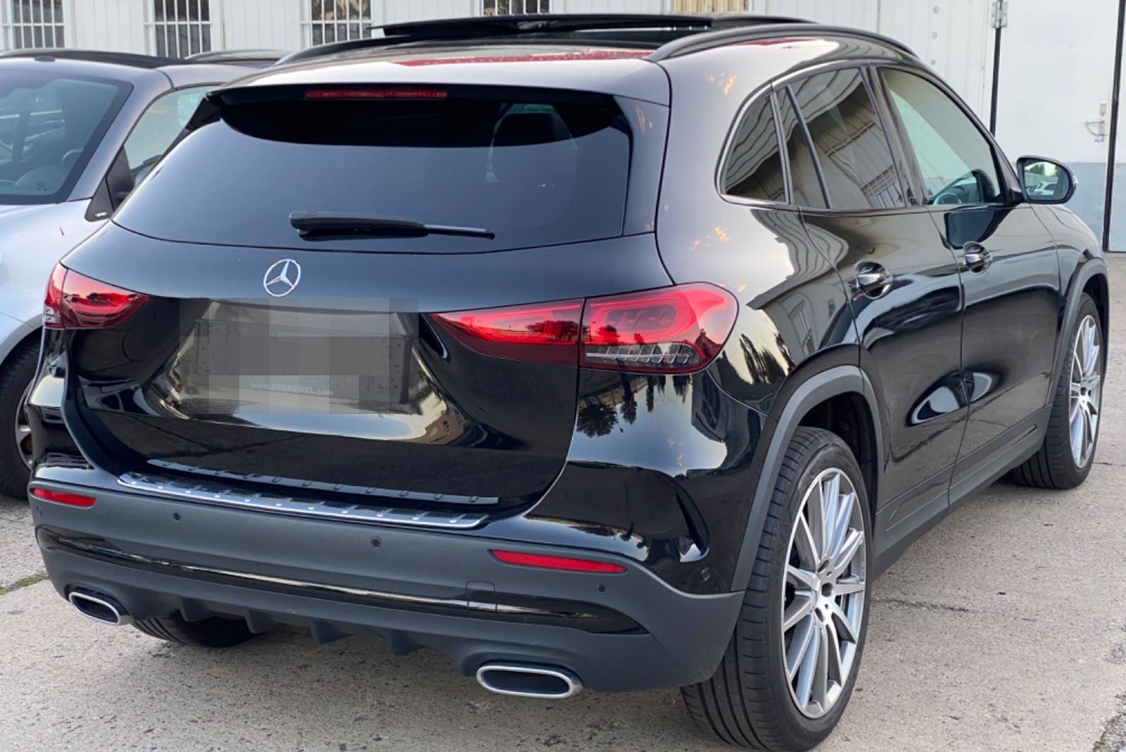 Mercedes-Benz GLA220d AMG 4M_Offroad-Paket_Panorama_MBUX_RFKam foto 6