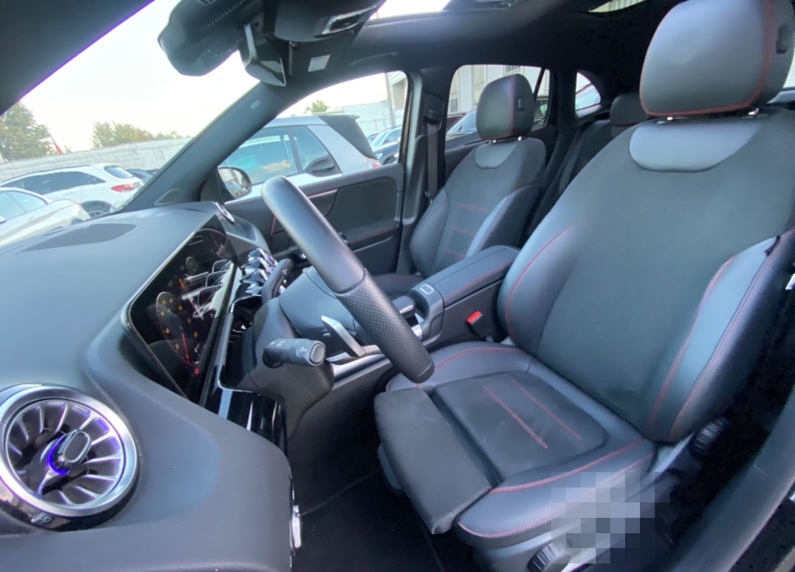 Mercedes-Benz GLA220d AMG 4M_Offroad-Paket_Panorama_MBUX_RFKam foto 8