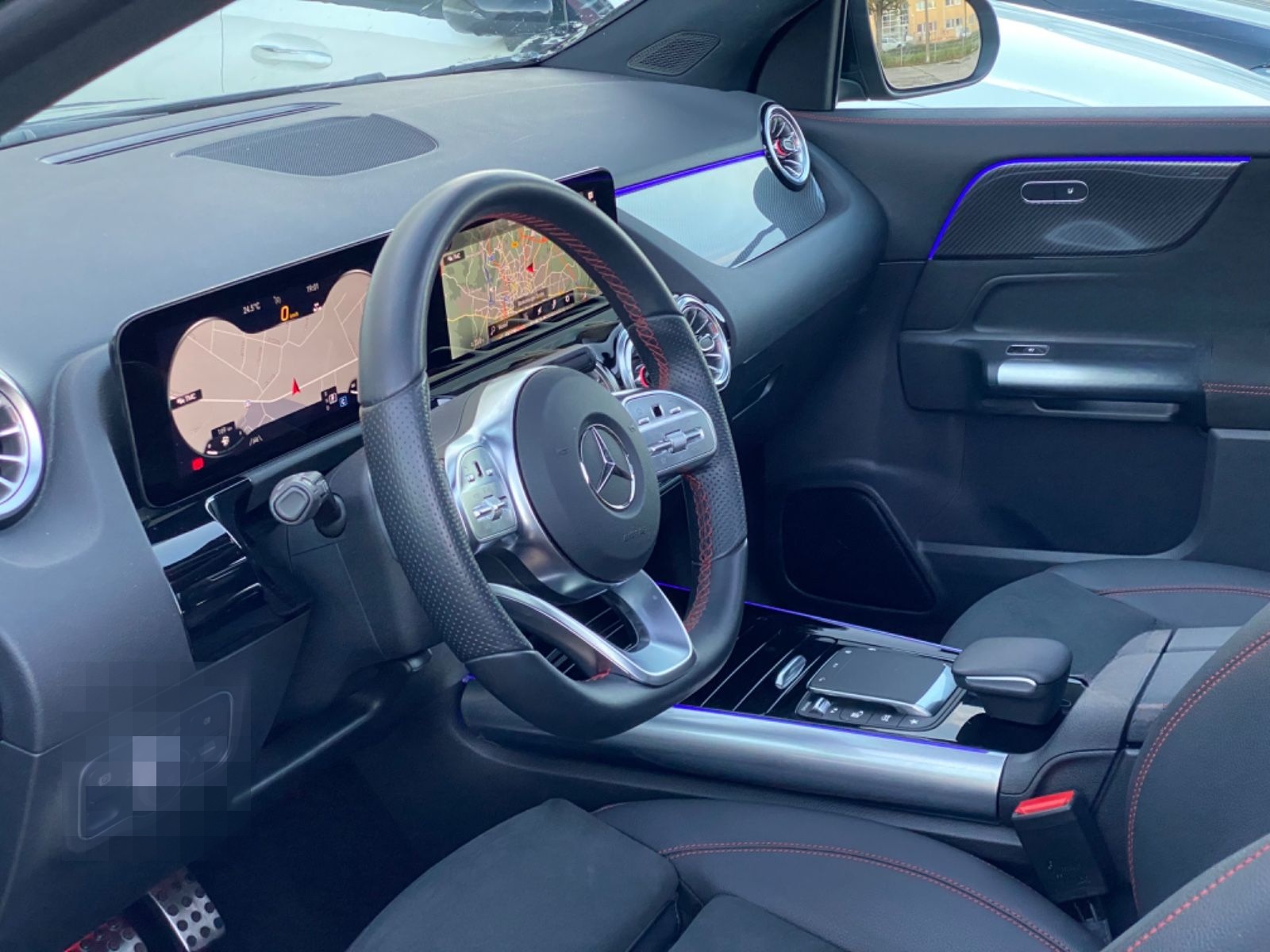 Mercedes-Benz GLA220d AMG 4M_Offroad-Paket_Panorama_MBUX_RFKam foto 10