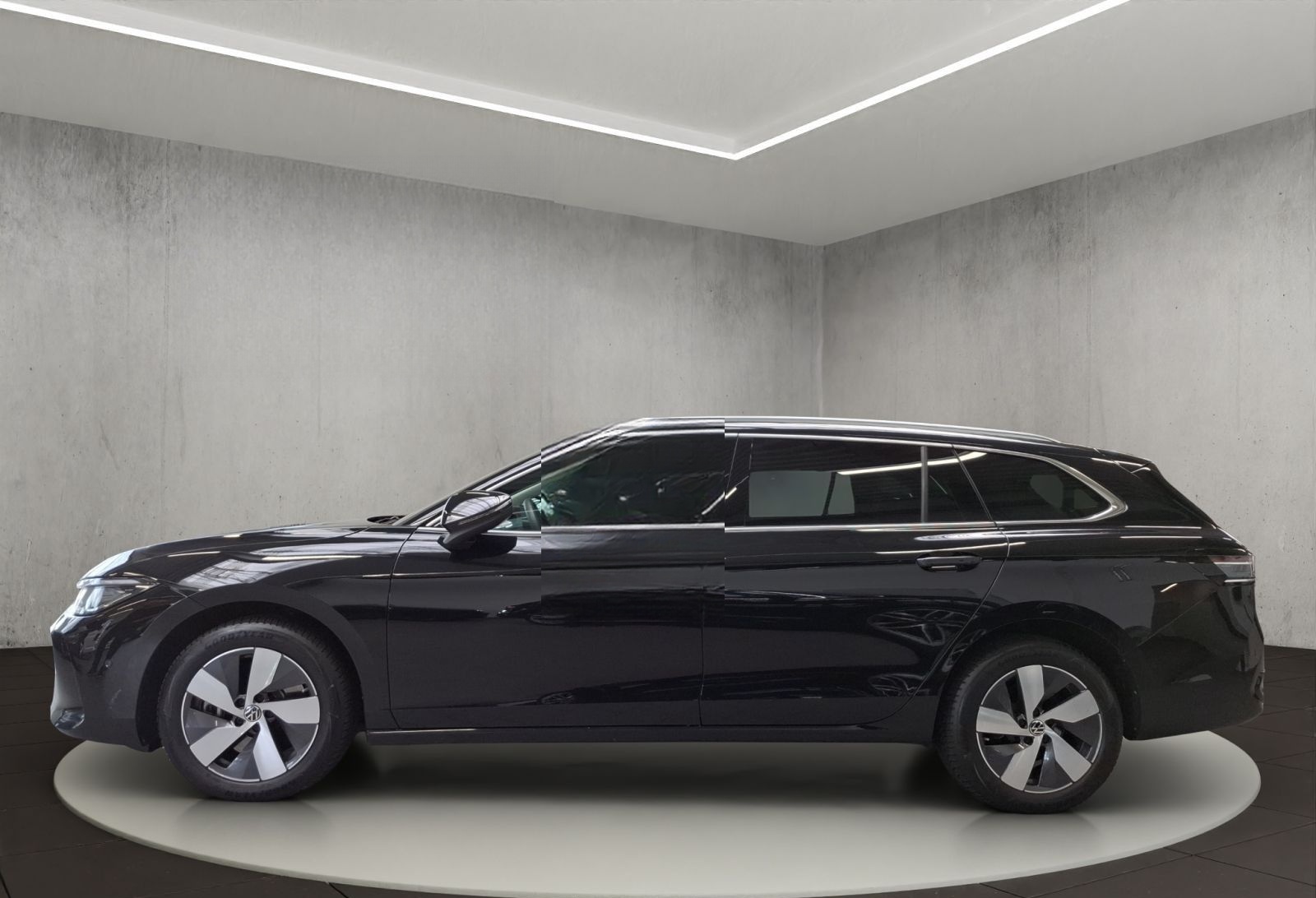 Volkswagen Passat Elegance 2,0 l TDI SCR 4MOTION 14 2 kW (1 foto 2