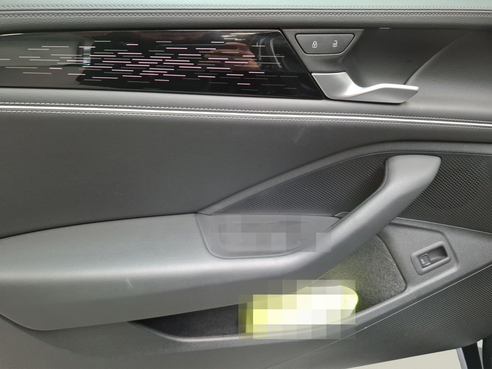 Volkswagen Passat Elegance 2,0 l TDI SCR 4MOTION 14 2 kW (1 foto 12