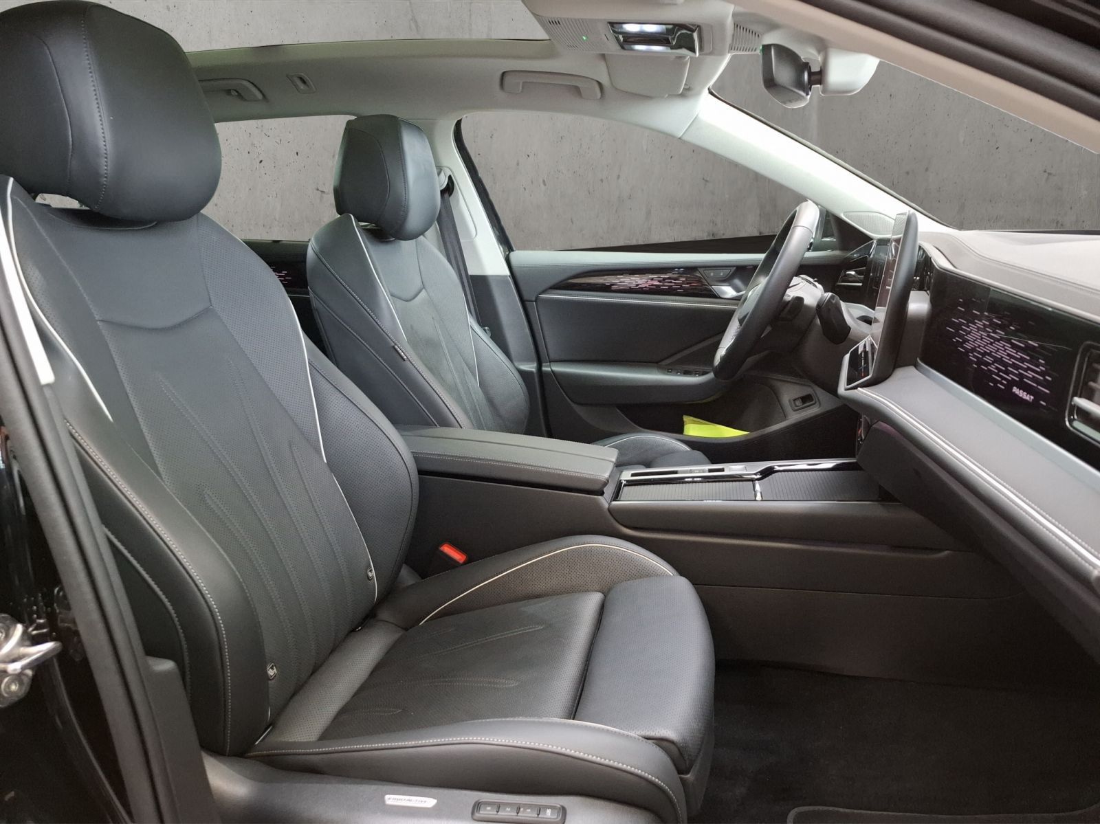 Volkswagen Passat Elegance 2,0 l TDI SCR 4MOTION 14 2 kW (1 foto 17