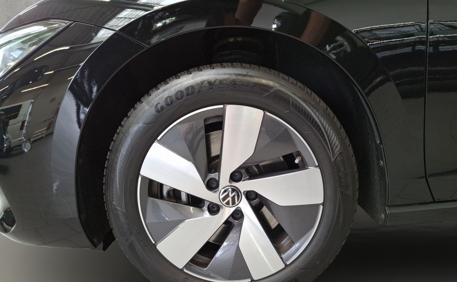 Volkswagen Passat Elegance 2,0 l TDI SCR 4MOTION 14 2 kW (1 foto 19