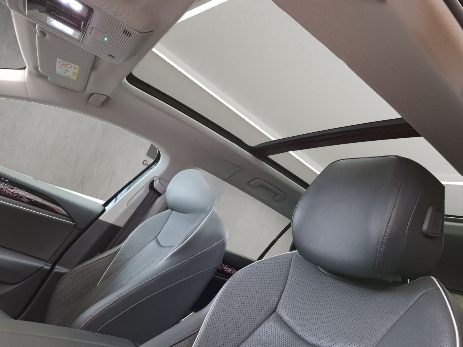 Volkswagen Passat Elegance 2,0 l TDI SCR 4MOTION 14 2 kW (1 foto 20