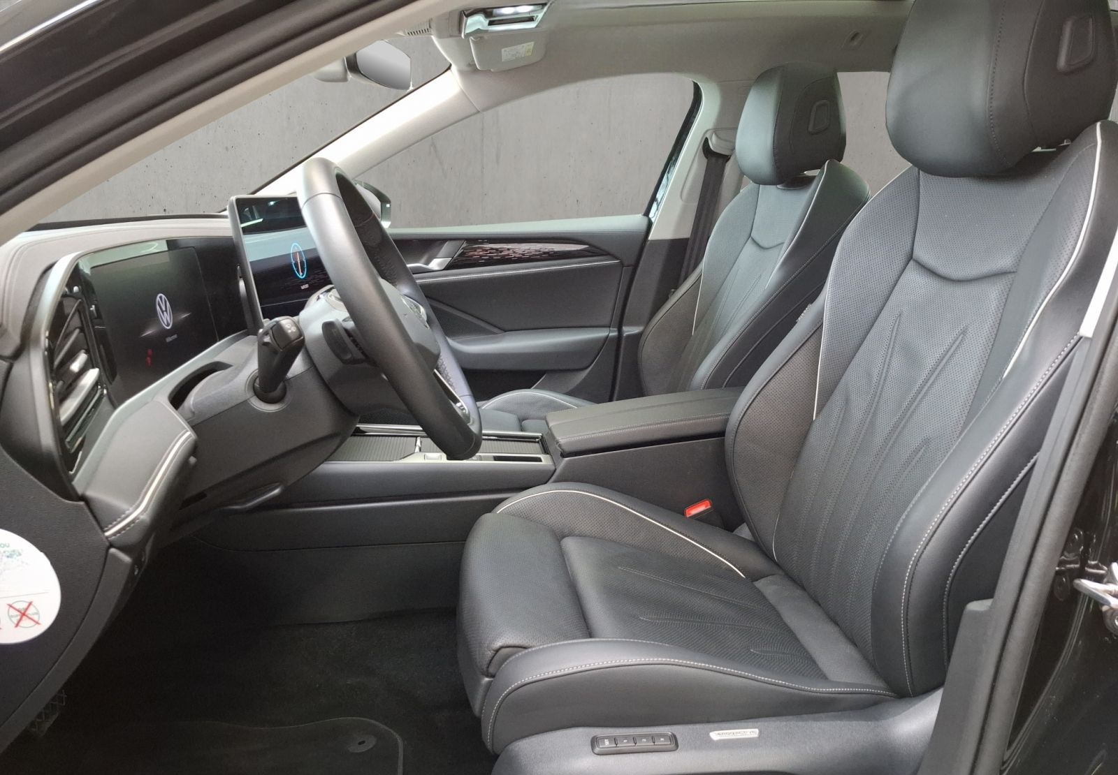Volkswagen Passat Elegance 2,0 l TDI SCR 4MOTION 14 2 kW (1 foto 9