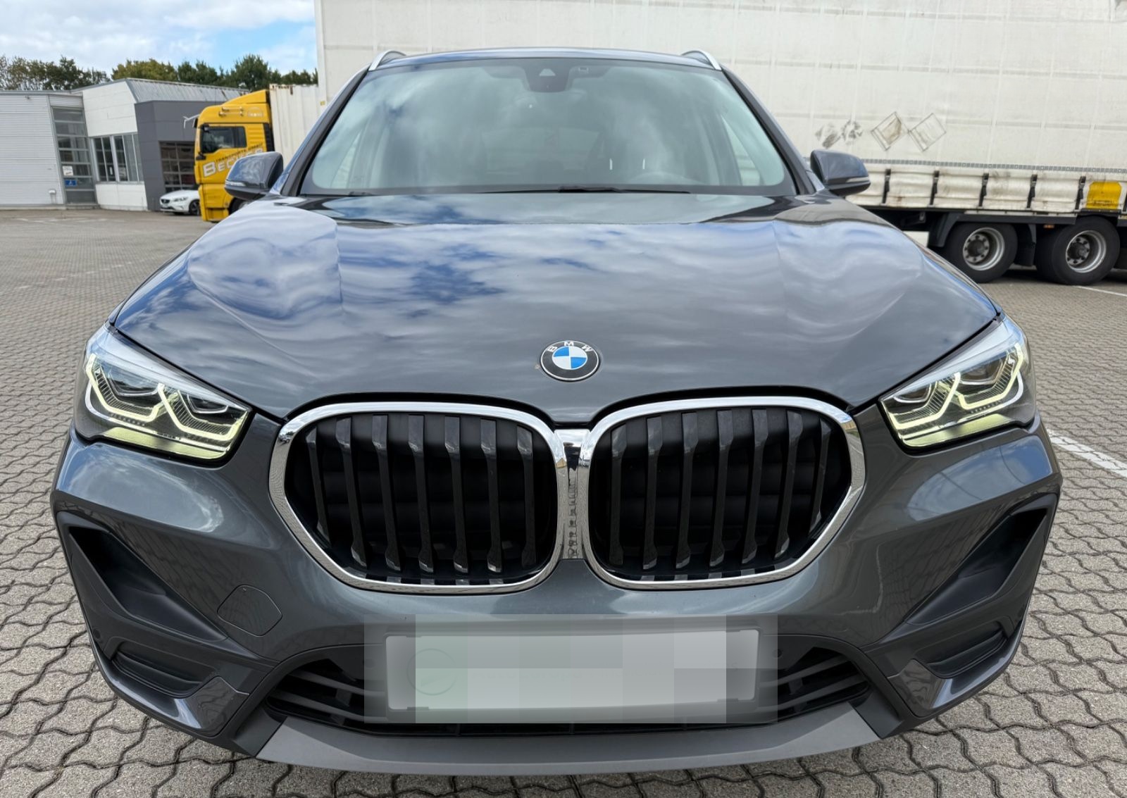 BMW X1 Baureihe X1 sDrive 18 i Design NAV/KAM/LED! foto 2