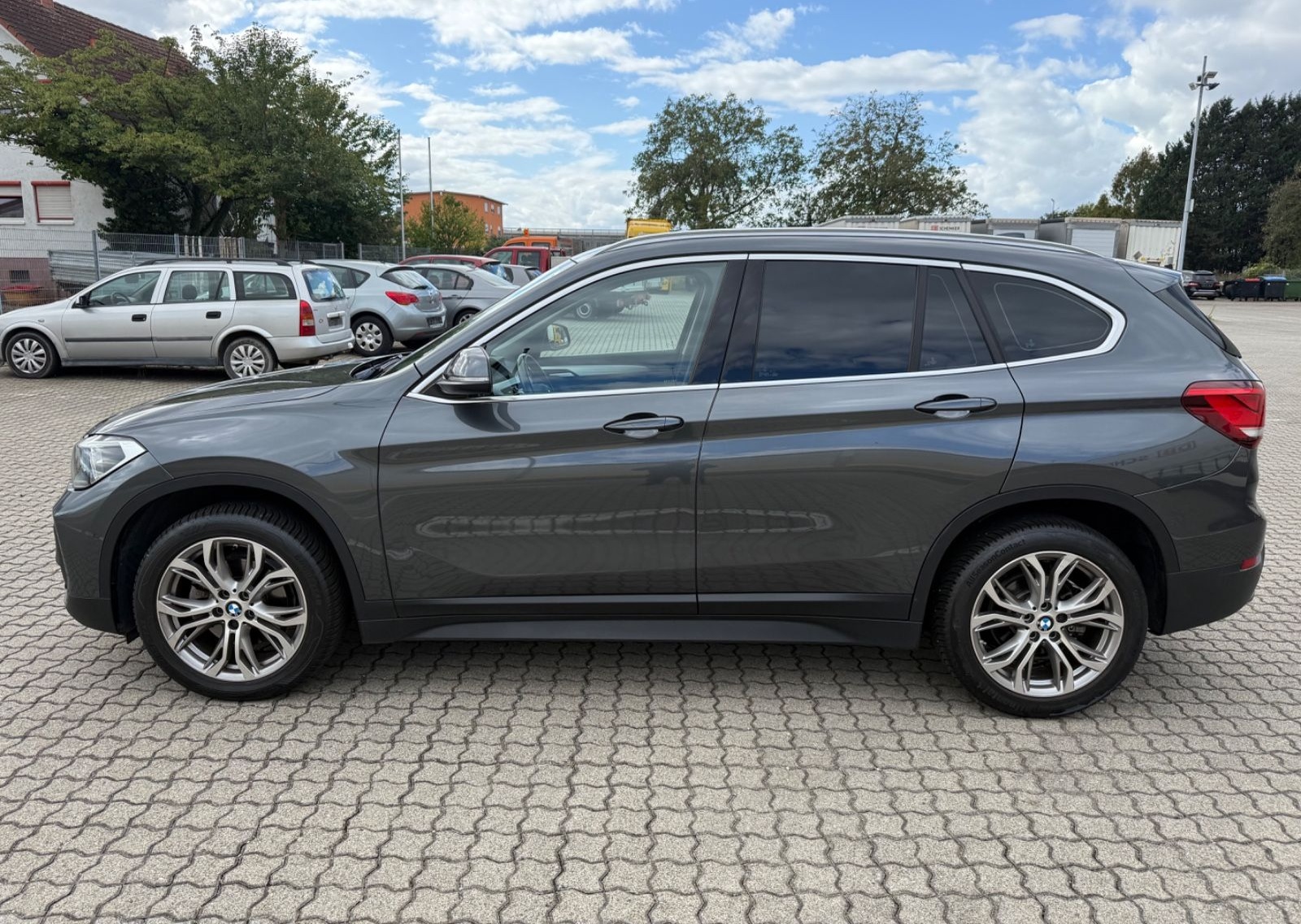BMW X1 Baureihe X1 sDrive 18 i Design NAV/KAM/LED! foto 4