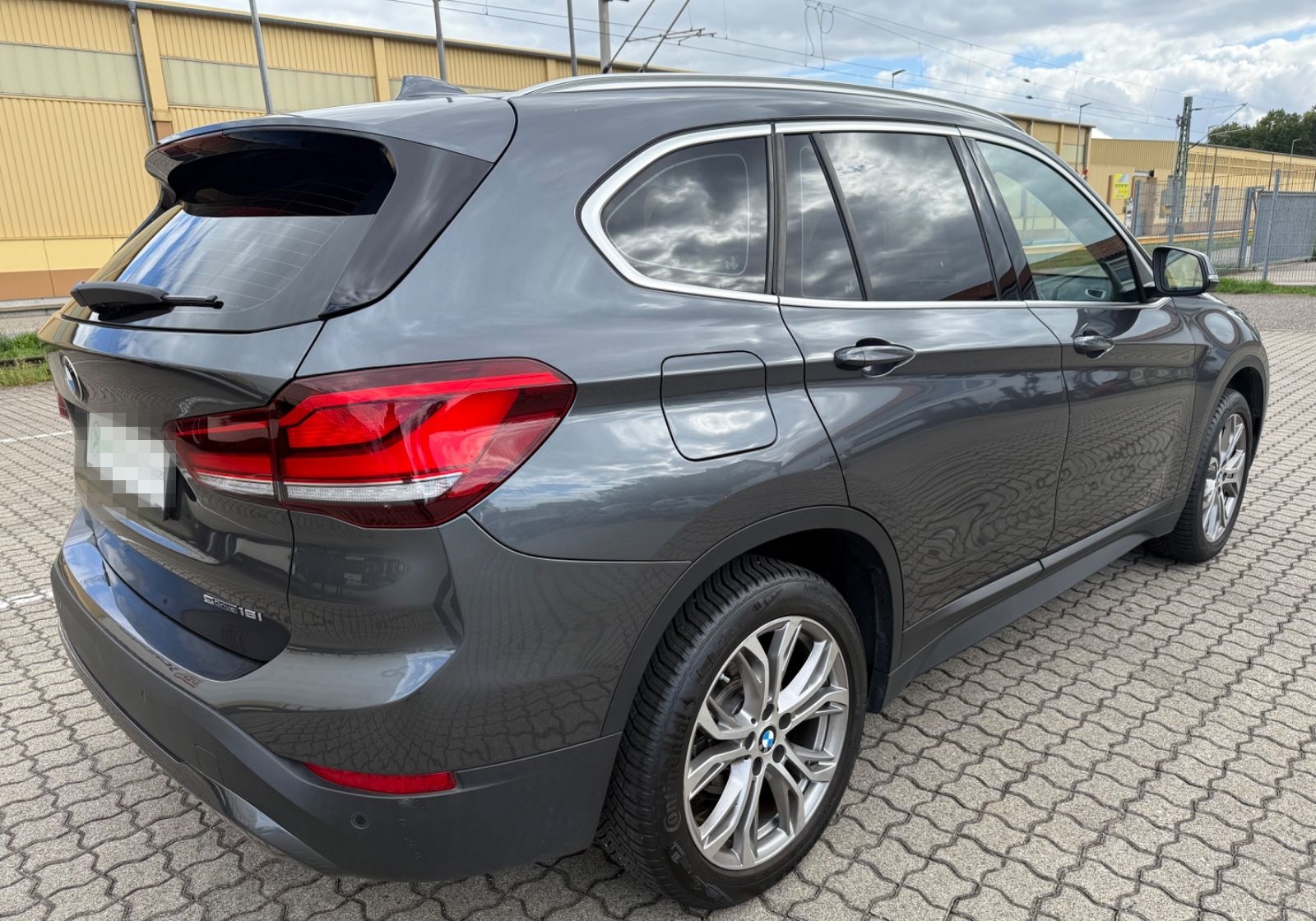 BMW X1 Baureihe X1 sDrive 18 i Design NAV/KAM/LED! foto 7