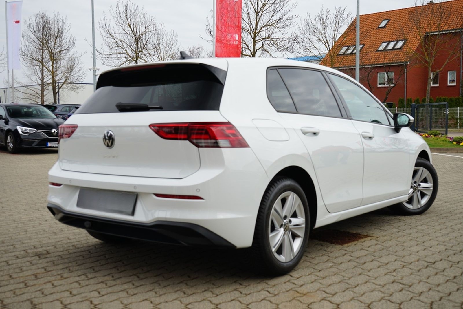 Volkswagen Golf VIII 1.5 TSI Life LED Navi App Connect AHK foto 3