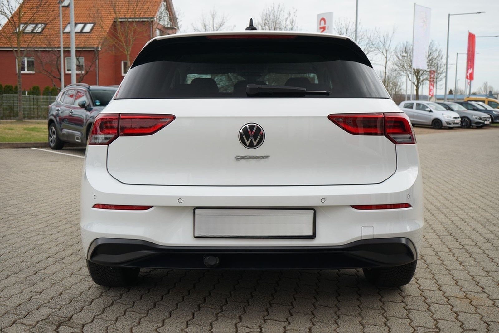 Volkswagen Golf VIII 1.5 TSI Life LED Navi App Connect AHK foto 4
